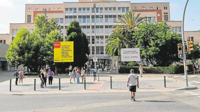 Desde el hospital aseguran que, en verano, la demanda asistencial se reduce. Foto: Marc Bosch