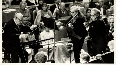 1963. Dirigint un assaig del concert del Dia de l’ONU. Foto: Fundació Pau Casals. Fons Pau Casals (ANC).