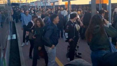 La estación de Vilanova se ha llenado de pasajeros.