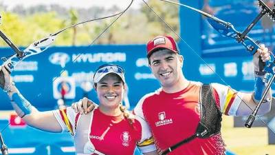 Elia Canales y Miguel Angel Alvariño, tras conquistar la medalla de bronce en Antalya. foto: rFETA