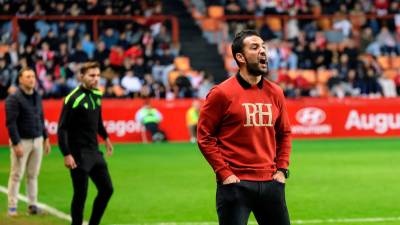 El entrenador del Nàstic, Dani Vidal, durante el partido ante la Cultural. foto: angel ullate