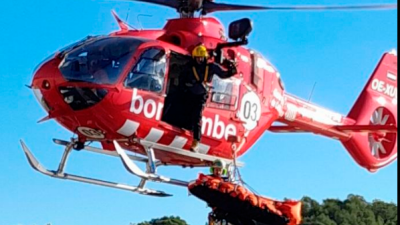 El helicóptero de Bombers ha evacuado al paciente al hospital.