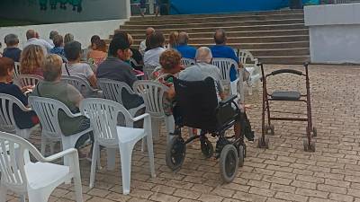 Más de cincuenta personas se reunieron para recordar a Marisa Ibáñez. Foto: Cedida