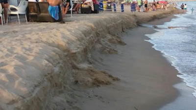 Mordida de arena tras un temporal en Calafell.