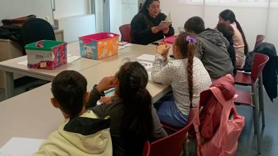 El Club de Lectura se reúne en el Centre Cultural. foto: Aj. Cambrils