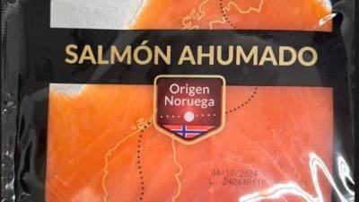 Paquete de salmón ahumado de la marca Selección Mundial de los supermercados Día. FOTO: ACN