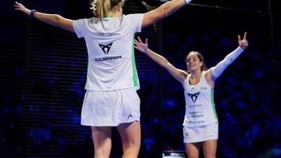 Ari Sánchez y Paula Josemaría celebran el pase. foto: premier padel