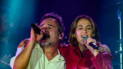 Santi Balmes y Rigoberta Bandini en el escenario. Foto: M.Libiano