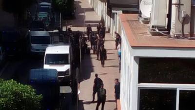 Agentes de la Polic&iacute;a Nacional en el centro de la ciudad, cercanos al hotel donde se hospedan.