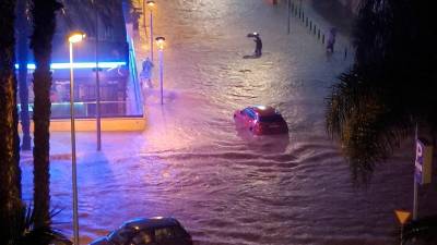 Imágenes del aguacero en Salou. Foto: DT