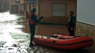 Vista de las actuaciones y trabajos de rescate de la Guardia Civil en Mira (Cuenca), donde una mujer ha fallecido a consecuencia de las inundaciones causadas por la dana, siendo la primera víctima mortal de las lluvias torrenciales en Castilla-La Mancha. Foto: EFE