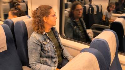 Maria Teresa Cabré en el convoy directo desde Barcelona hasta Reus. foto: Cedida