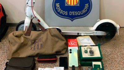 Algunos de los objetos intervenidos por la policía catalana. Foto: Mossos d’Esquadra