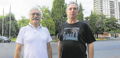 Zacarías Henar (Òmnium) y Agustí Ferrer (ANC), el viernes en la Plaça Imperial Tarraco. Foto: Àngel Ullate