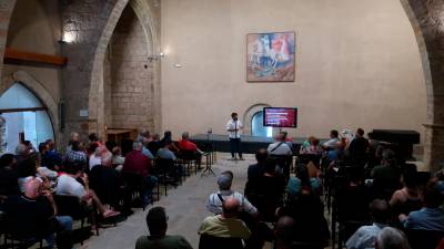 L’alcalde de Montblanc, Oriol Pallissó, mentre explicava l’estat dels comptes municipals. foto: Roser Urgell