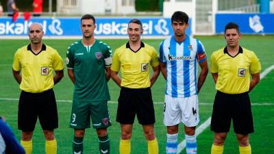 De Ena Wolf, en el centro, junto a Ander Gorostidi en su época en la Real Sociedad ‘B’. Foto: Cedida