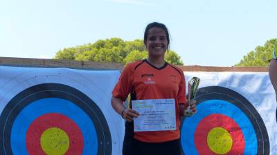 Elia Canales, con uno de sus primeros trofeos en Montjuïc. FOTO: Cedida