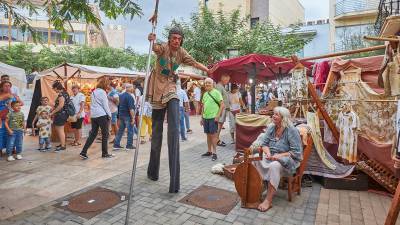 Los espectáculos de calle animarán el recorrido del mercado en el entorno de la plaza Catalunya. Foto: DT