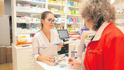 En las farmacias se conciencia a los y las pacientes sobre el uso responsable de los antibióticos. Foto: Alba mariné