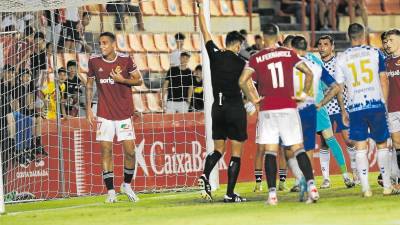 Pablo Fernández es uno de los ocho jugadores del Nàstic que suman cuatro amarillas en estos momentos. Foto: Pere Ferré