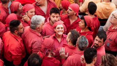 Aleida Mañas en uno de los castells de los Nens del Vendrell.