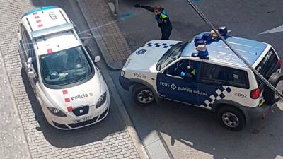 En la búsqueda han participado patrullas de los Mossos d’Esquadra y de la Guàrdia Urbana. Foto: DT