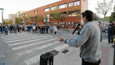 Imagen de archivo de una de las protestas en las puertas del CAP La Granja-Torreforta. FOTO: PERE FERRÉ