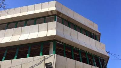 La nueva biblioteca se hace en el antiguo edificio de la cooperativa.