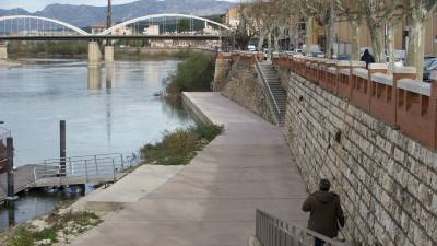 Zona de l’actual embarcador, a partir de la qual es vol allargar el passeig fluvial.FOTO: JOAN REVILLAS