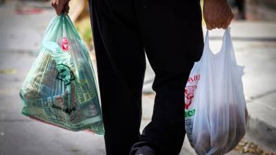 En 2020 cada persona consumió 199 recipientes de envío a domicilio. Foto: EFE