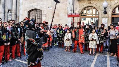 Uno de los actos que recrearán los escolares es la lectura de los Versos de Diables.