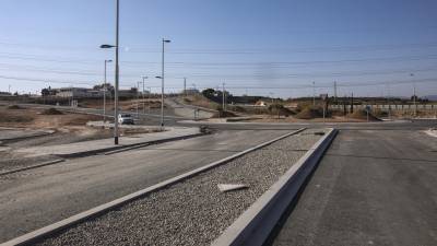 La rotonda con los accesos a Bonavista, Campclar y Buenos Aires. FOTO: àngel Ullate