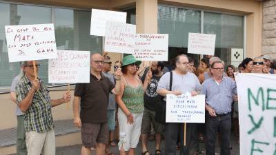 Imagen de la protesta que realizaron decenas de trabajadores frente a la empresa el día 1 de agosto. Foto: A. Mariné