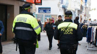 Los agentes ya debían de haberse incorporado.