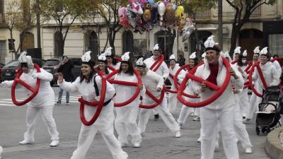 Móra d’Ebre recuperó ayer su lucido Carnaval.FOTO: JOAN REVILLAS