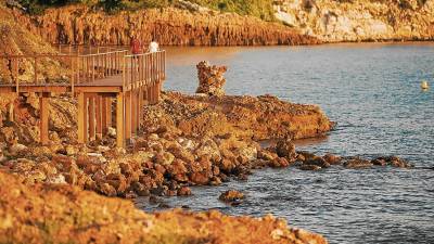 La reciente reforma del camino de Ronda de Salou lo ha convertido en una de las joyas del litoral tarraconense. FOTO: DT