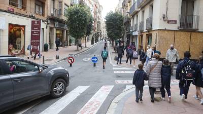 La primera fase de peatonalización de la Raval Santa Anna se hará en el tramo de la calle Santa Anna hasta la plaza Prim. FOTO: ALBA MARINÉ