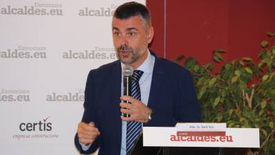 El conseller d'Empresa i Coneixement, Santi Vila, que ha participat en una jornada sobre turisme de qualitat, organitzada per alcaldes.eu i El Punt Avui en un hotel de Salou. Foto: ACN