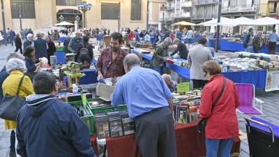 El Mercat d’Antiquaris se celebra todos los viernes en Corsini. FOTO: ALFREDO GONZÁLEZ/DT