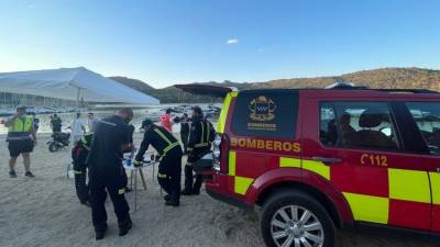 Imagen de los Bomberos en el embalse de San Juan, donde desapareció la pequeña. Cedida