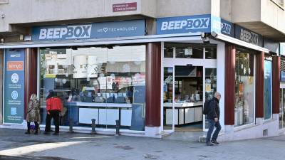 Imagen de una de las tiendas que Beep tiene en Reus, concretamente en la avenida Onze de Setembre. FOTO:ALFREDO GONZÁLEZ