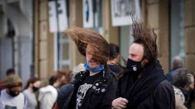 El viento volverá también durante la mañana del domingo. Foto: EFE