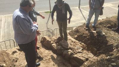 Los muros encontrados en la excavación.