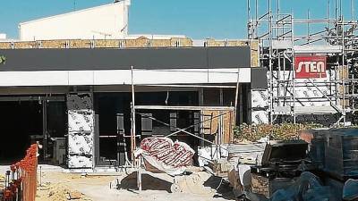 Última fase de construcció del nou Centre de Dia, situat al carrer Fonts del Glorieta d’Alcover. FOTO: cedida