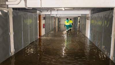 Pàrguings inundats a Flix. Foto: Joan Revillas