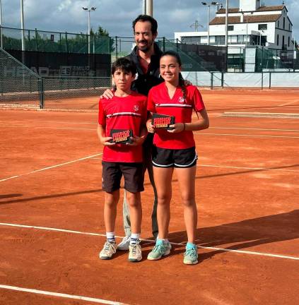 $!Carla Mas y Jaume Montero conquistaron el título del Campeonato de Catalunya en categoría alevín dobles mixtos. Foto: Cedida