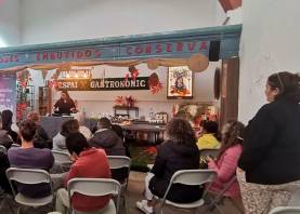 Taller de cuina d’aprofitament al mercat amb motiu de la Setmana per la Prevenció de Residus. foto: N. S,