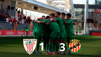 Los jugadores grana celebran uno de los tres goles en Lezama. Foto: Nàstic