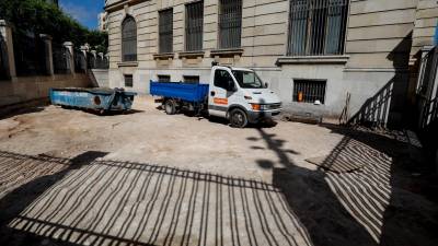 Las excavacaciones arqueológicas en el Banco de España se iniciaron este pasado lunes. foto: Pere Ferré