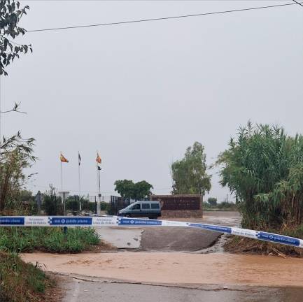 La riera llena de agua por la lluvia. Foto: cedida